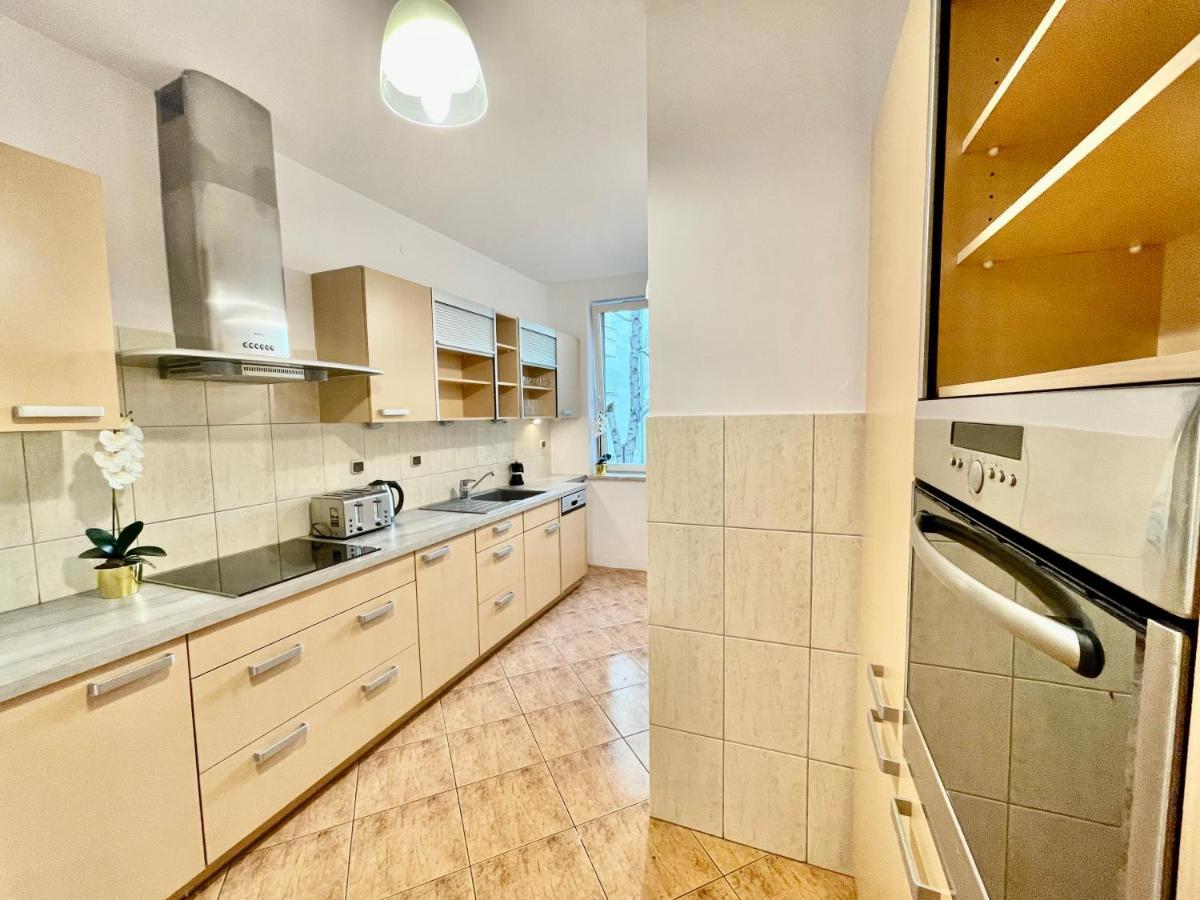 Warsaw Concierge Wola Ratusz Apartment Exterior photo
